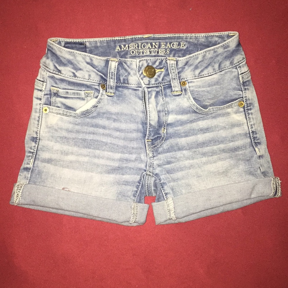 Super stretchy AE shorts
